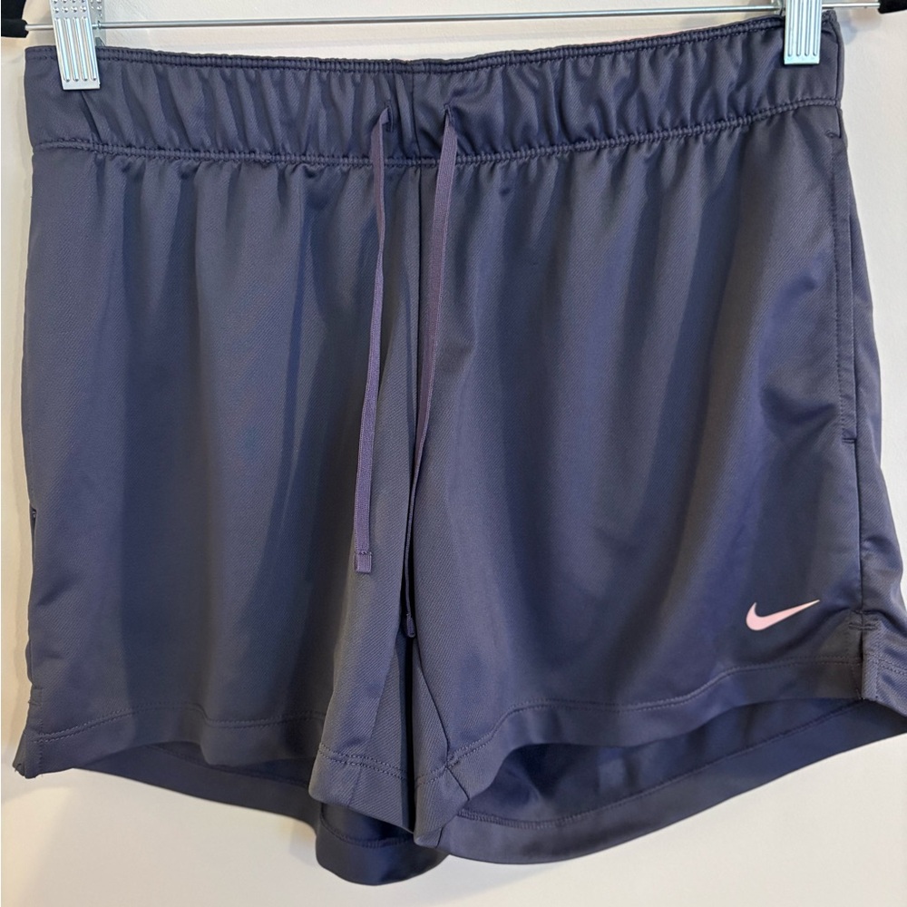 Women's Nike Athletic Mid-Rise 5” Shorts, Size S